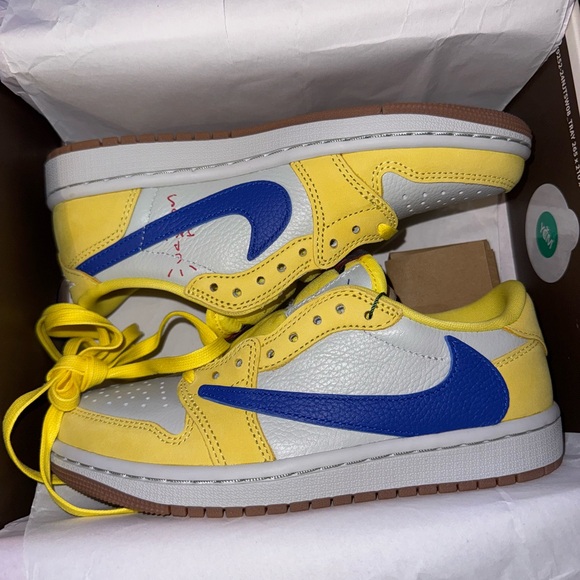 Nike Yellow and Blue Women's Sneakers - Picture 1 of 4